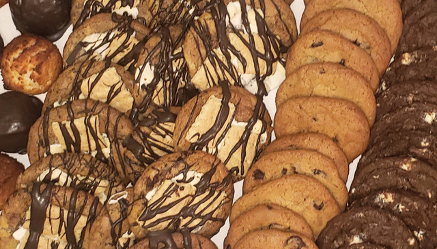 Classic Soft Baked Chocolate Chip Cookie (3 oz) Delivery - DoorDash